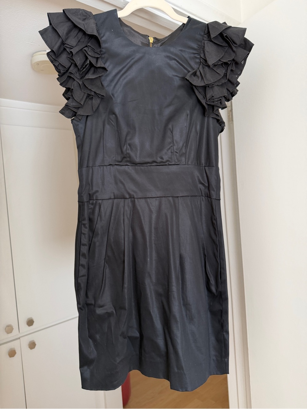 French Connection size 6 Black Ruffle Sleeve Cocktail Dress